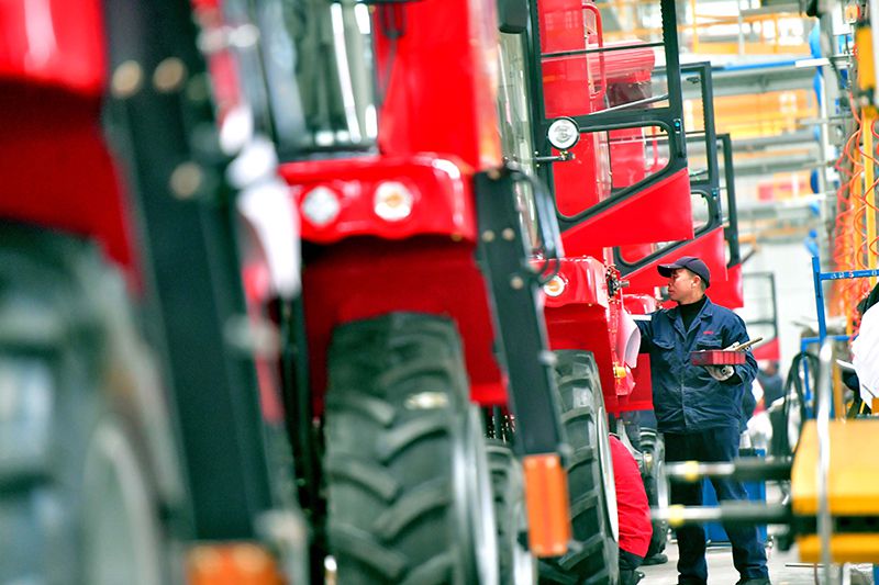 Harvester production lines