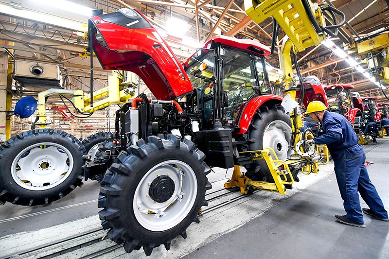 Heavy-duty tractor production lines