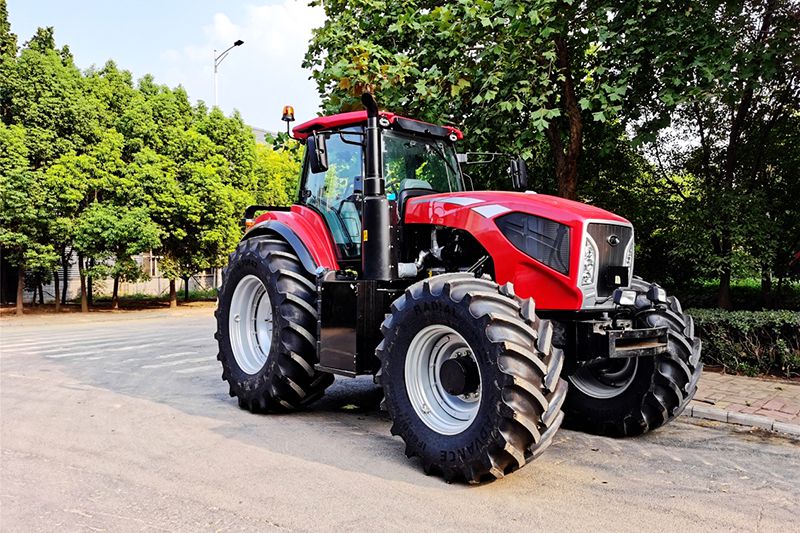 LZ2604 heavy-duty power shift tractor